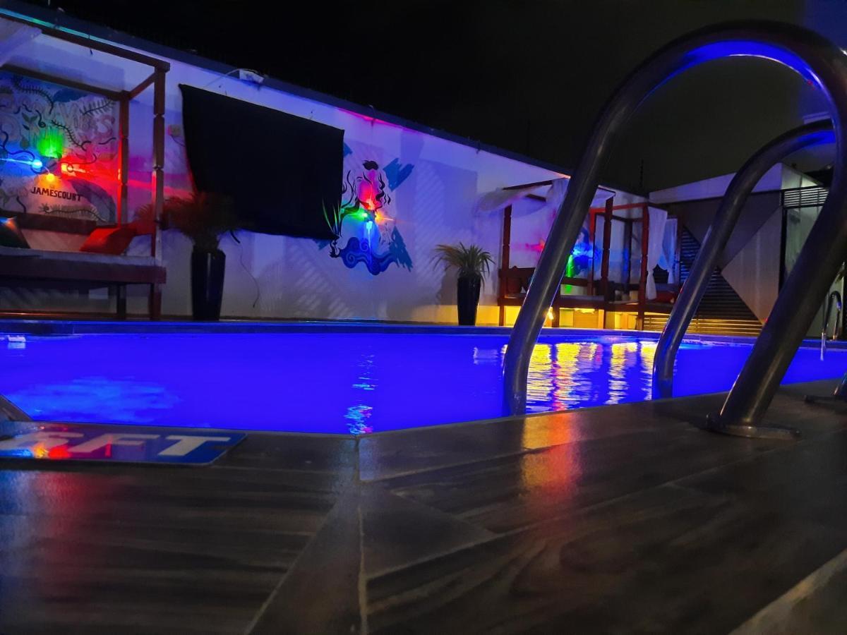 James Court Hotel & Luxury Apartments Леккі Екстер'єр фото