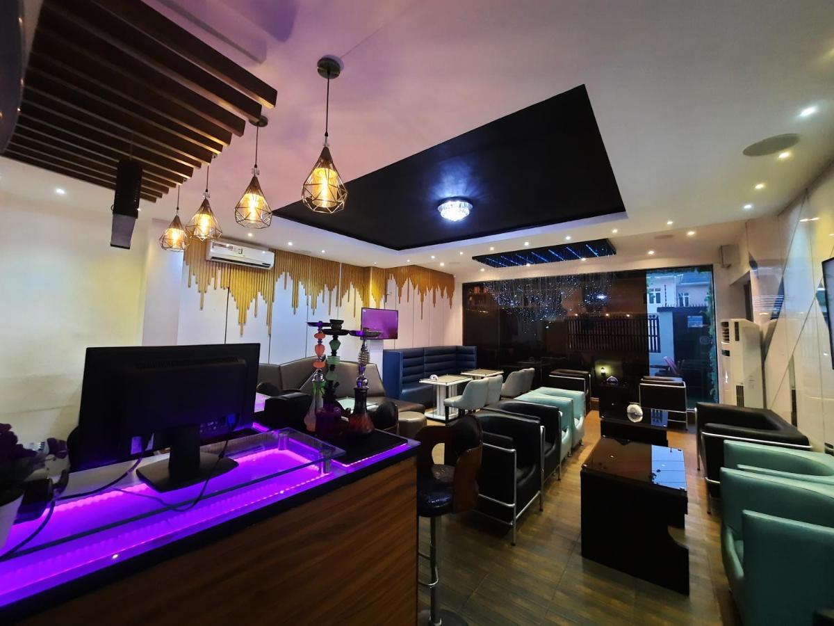 James Court Hotel & Luxury Apartments Леккі Екстер'єр фото