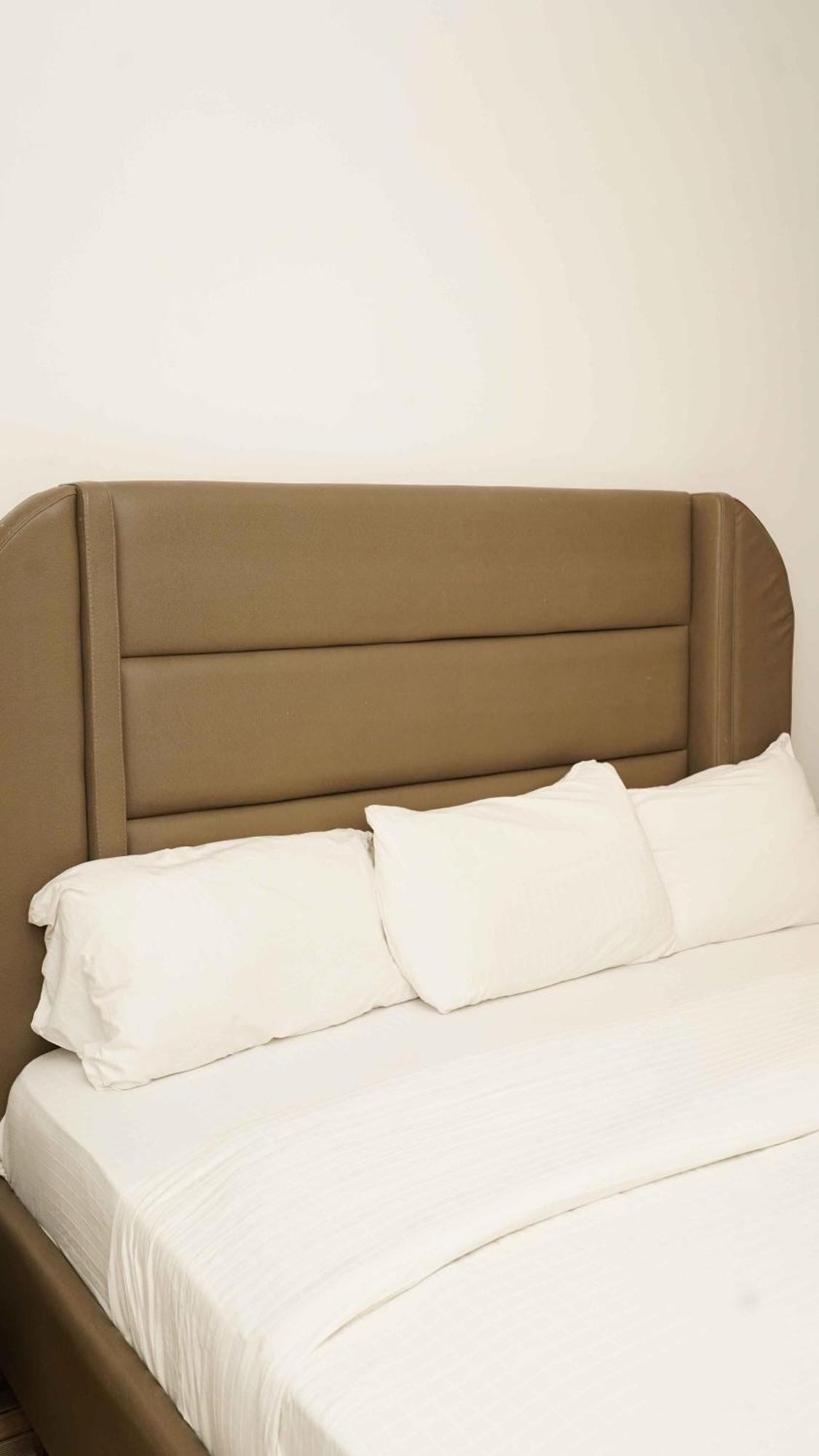 James Court Hotel & Luxury Apartments Леккі Екстер'єр фото