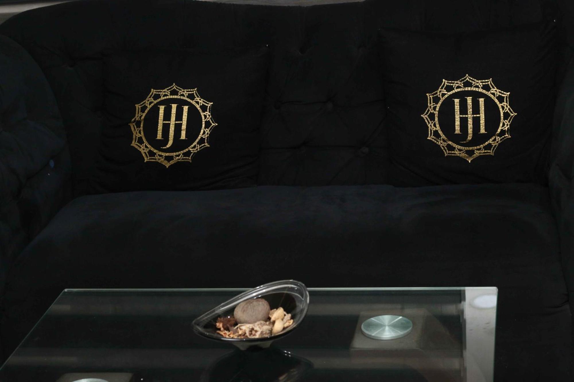James Court Hotel & Luxury Apartments Леккі Екстер'єр фото