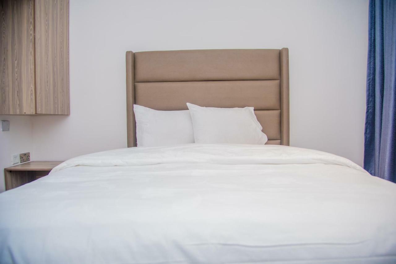 James Court Hotel & Luxury Apartments Леккі Екстер'єр фото