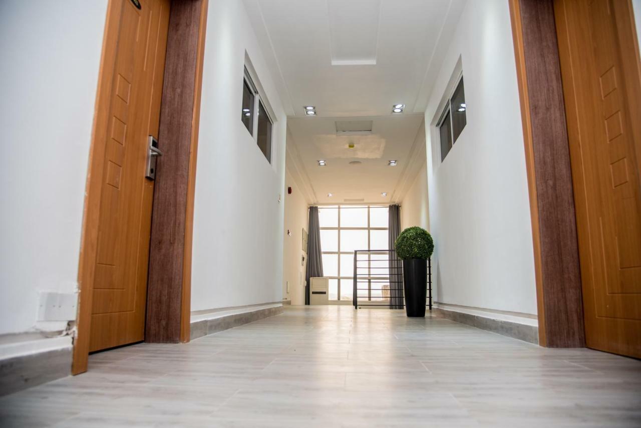 James Court Hotel & Luxury Apartments Леккі Екстер'єр фото
